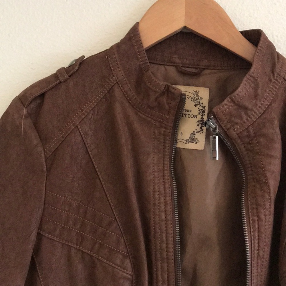 Leather jacket - Picture 3 of 3
